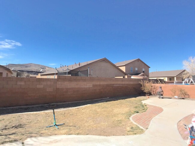 Building Photo - Coming Soon! Beautiful 3 bedroom Los Lunas...