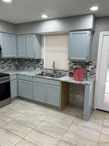 Building Photo - 2319 Abbington Ln
