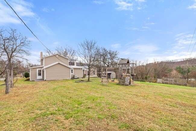 Building Photo - 239 McDonald Rd