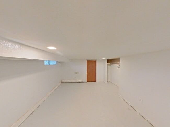 Building Photo - 2710 Woodlawn St