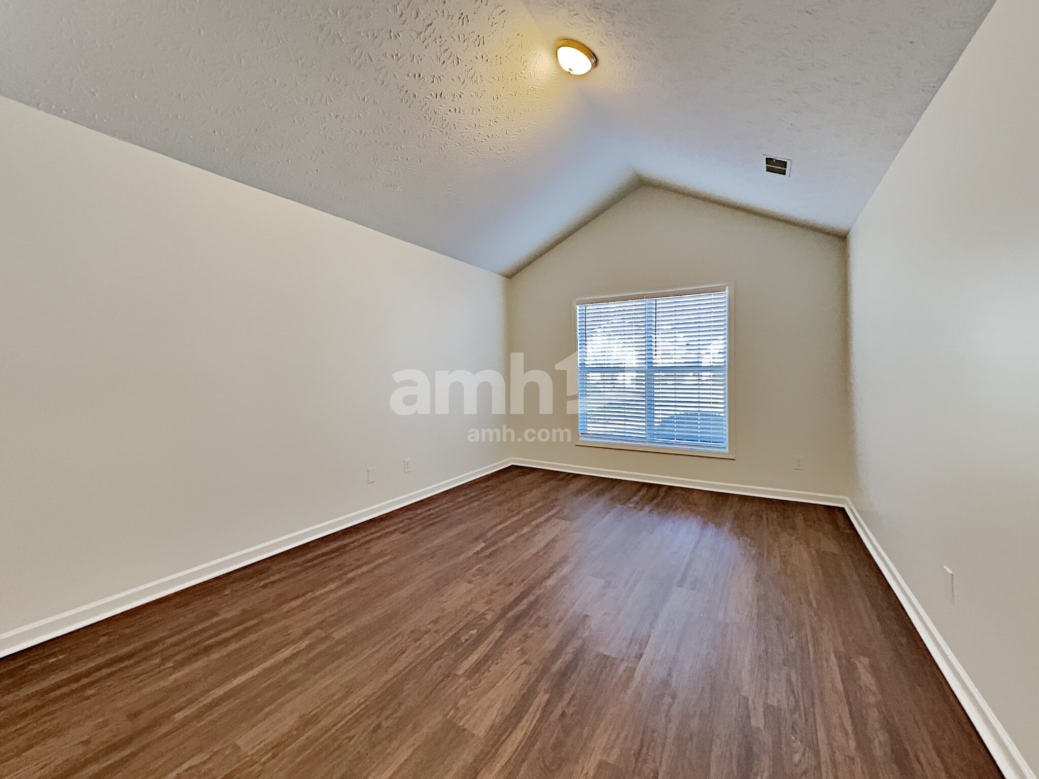 Building Photo - 2123 Yarbrough Way