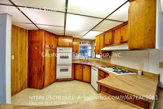 Building Photo - 33981 Gloria Rd