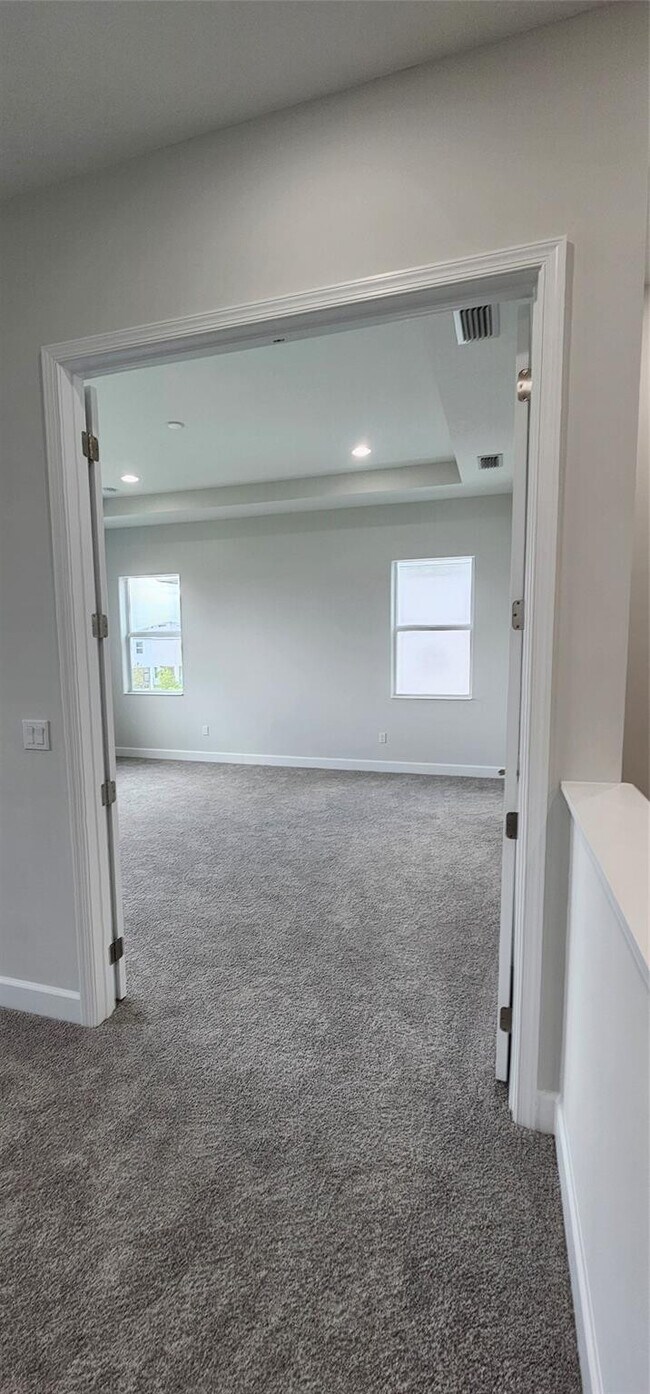 Building Photo - 5461 Empire Dr