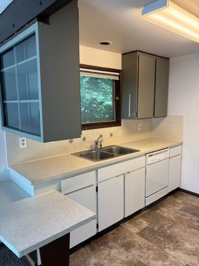 Building Photo - 1187