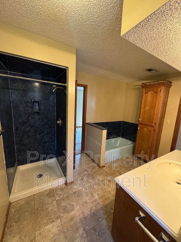 Building Photo - 510 E Elm St