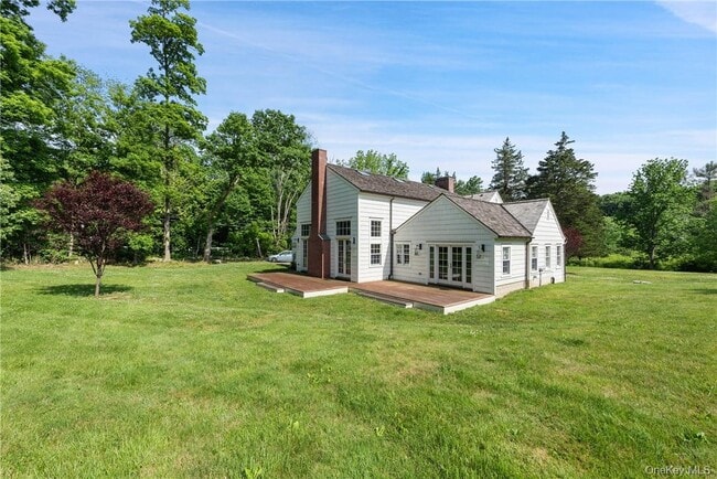 Building Photo - 40 Old Post Rd