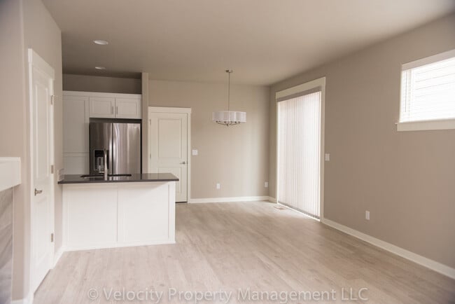 Building Photo - Half off First Months Rent!!Beautiful Home in SW Redmond!