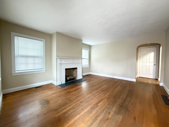 Building Photo - 3 bedroom charmer in Germantown