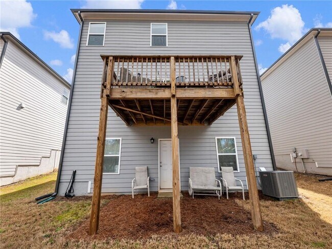 Building Photo - 680 Groover St