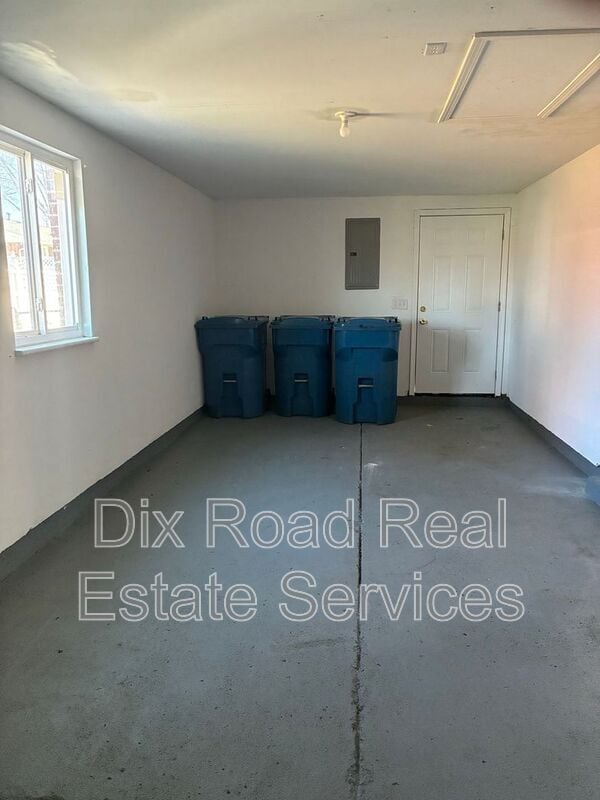 Building Photo - 7742 Harshmanville Rd