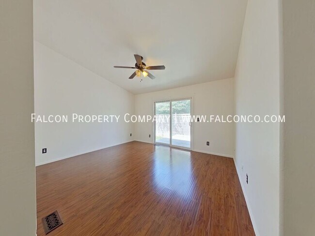 Building Photo - 4198 Vernal Cir