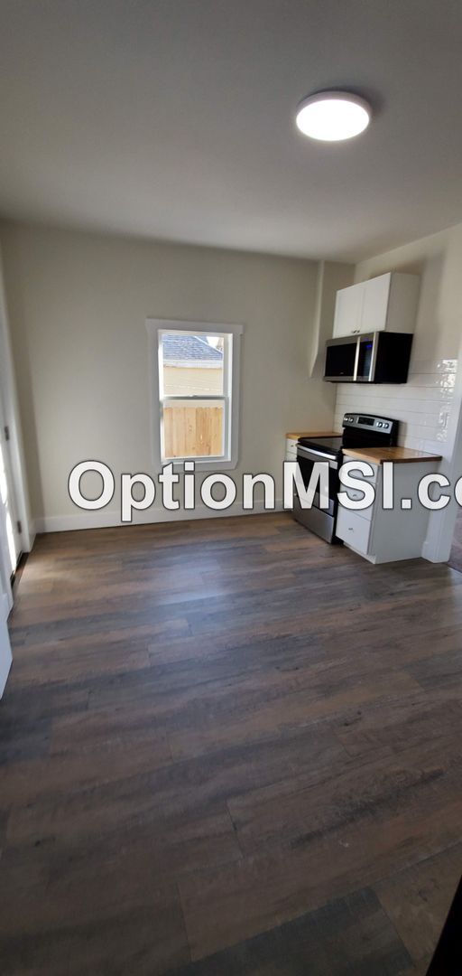 Building Photo - 1/2 month free if moved in by 6/20!!Available NOW