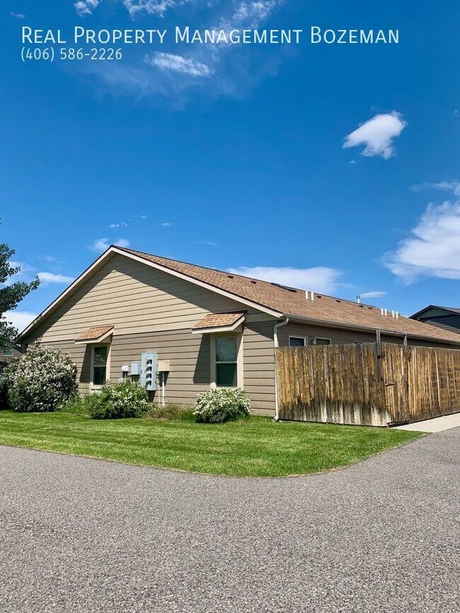 Building Photo - 170 Talon Way