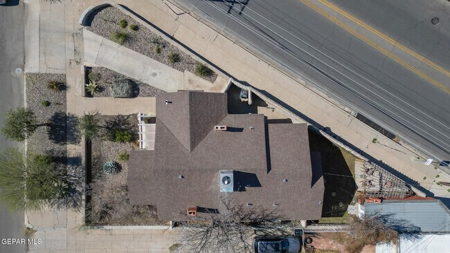 Building Photo - 2901 Grant Ave