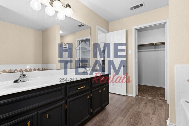 Building Photo - 4009 Tiger Dr