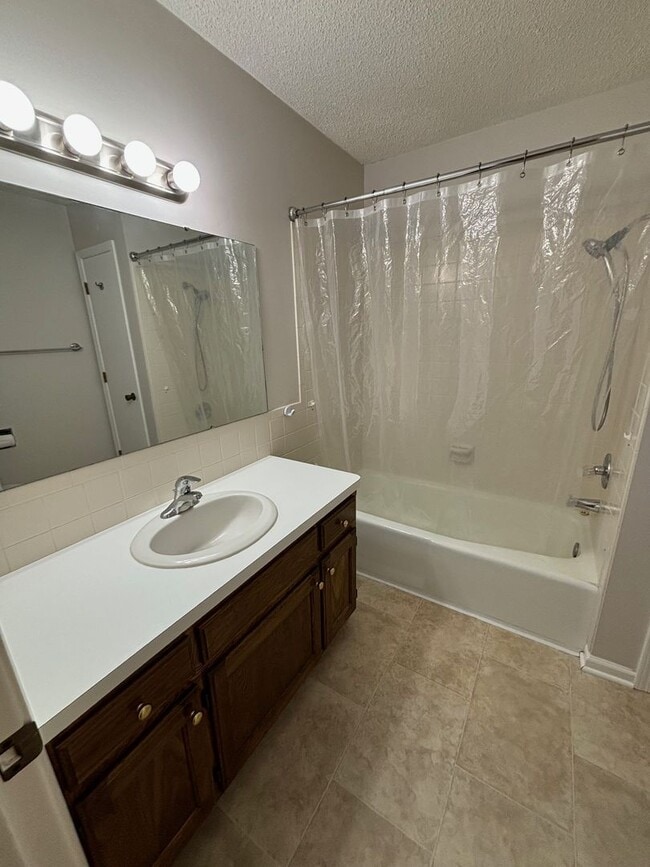 Building Photo - Italian Estates Property Management
