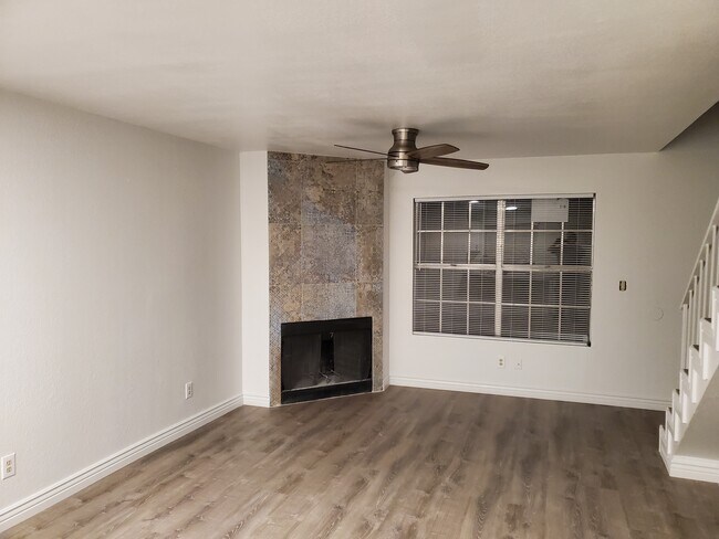 Building Photo - 4601 N 102nd Ave