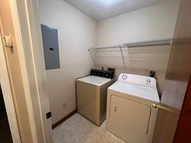Building Photo - 738 Gold Nugget Trail