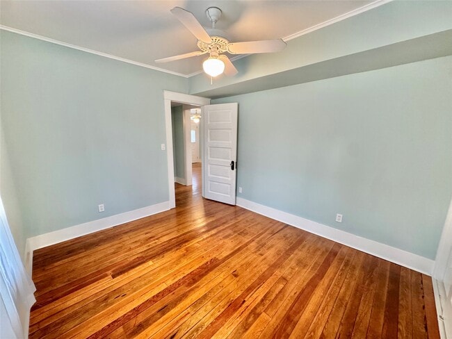 Building Photo - 2119 Avenue O 1/2