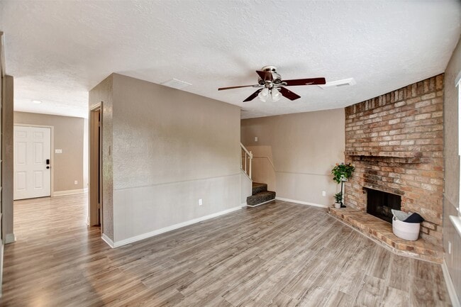 Building Photo - 3826 Willow Springs Ln