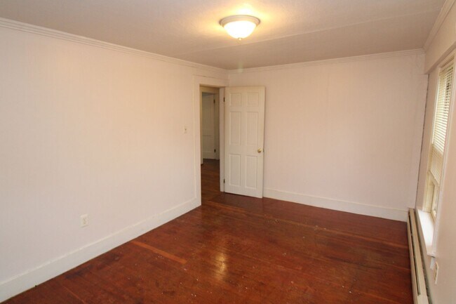 Building Photo - 6 Smith Ct