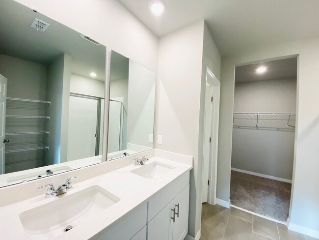 Building Photo - 572 Sun Warbler Wy
