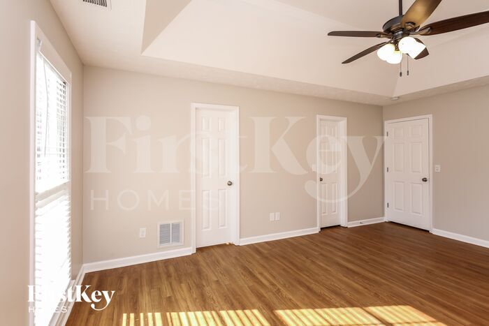 Building Photo - 880 Hounds Ridge Ct