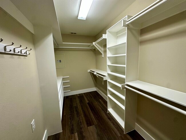 Building Photo - 7938 Elka Lp