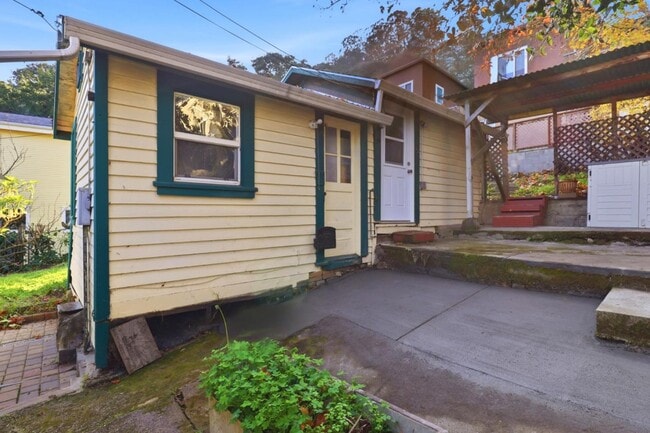 Building Photo - 500 Humboldt Rd