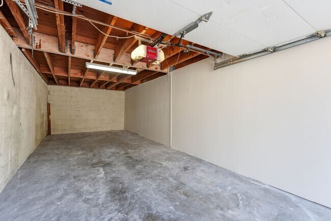 Building Photo - 211 Avenida Monterey