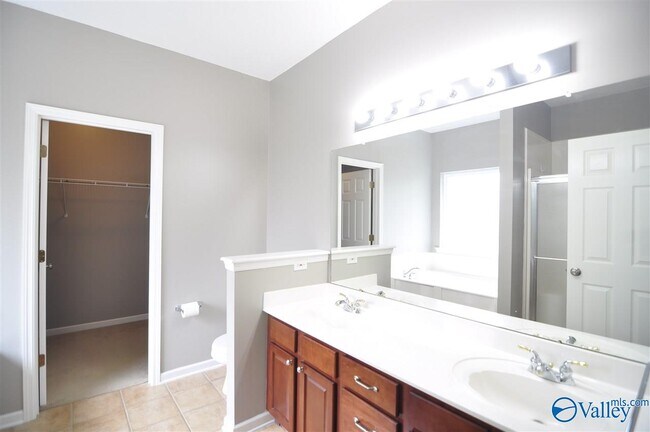 Building Photo - 206 Horseshoe Bend N