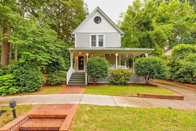 Primary Photo - 325 N Ashe St