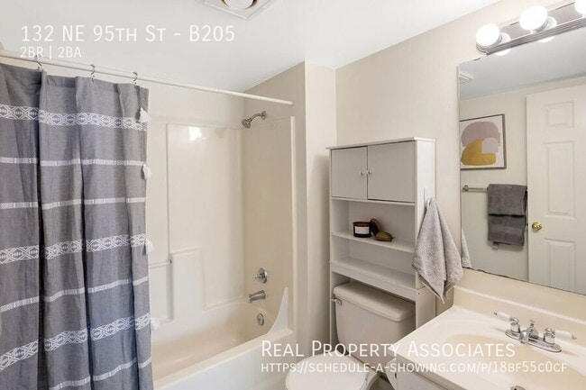 Building Photo - 132 NE 95th St