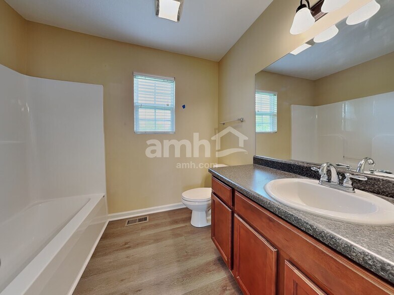 Building Photo - 1220 Swan Pond Ln