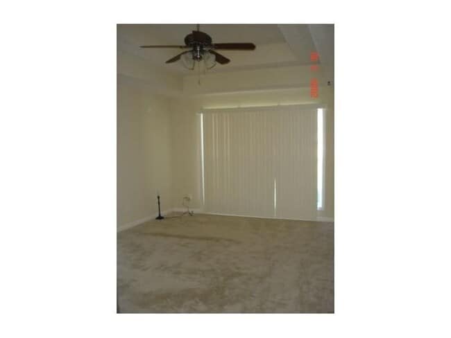 Building Photo - 3 Bedroom Pet Friendly Home For Rent Near the Marina!