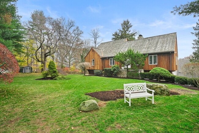 Building Photo - 144 W Norwalk Rd