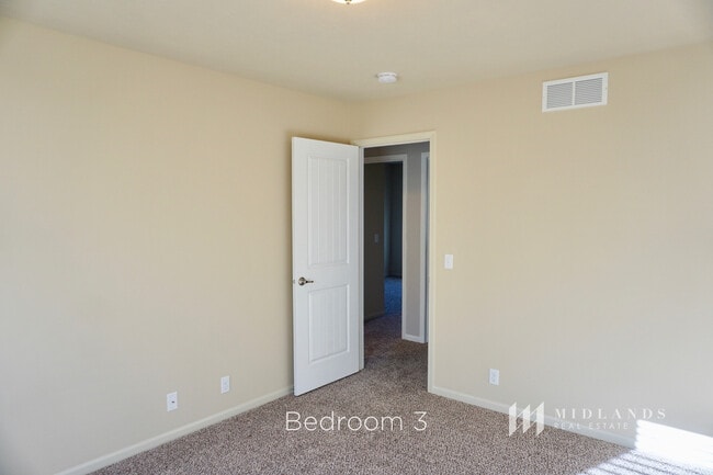 Building Photo - Hyda Hills 2-Story
