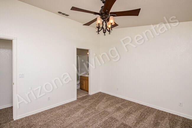 Building Photo - NORTHSIDE POOL HOME
