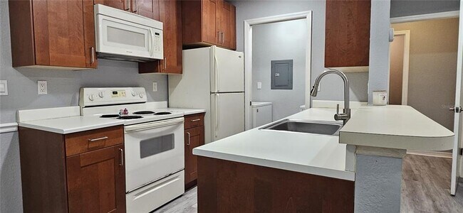 Building Photo - 10263 Gandy Blvd N