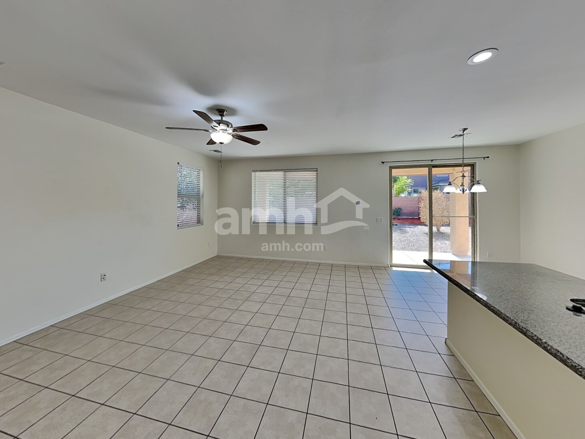 Building Photo - 207 W Calle Matraca