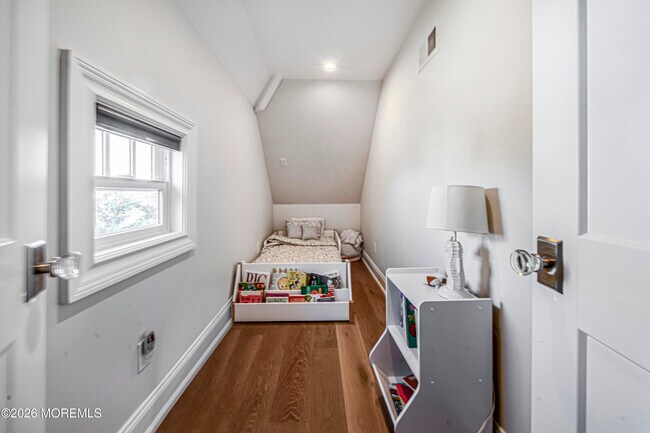 Building Photo - 3 Elizabeth Pl