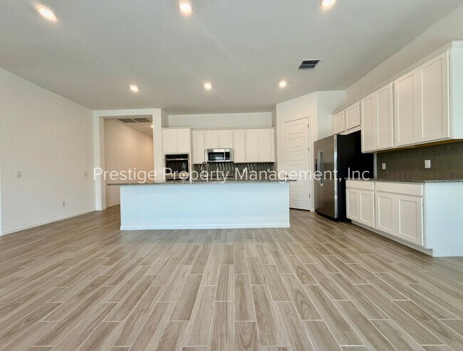 Building Photo - Built in 2023- This Modern Home is A Dream Of Luxury!