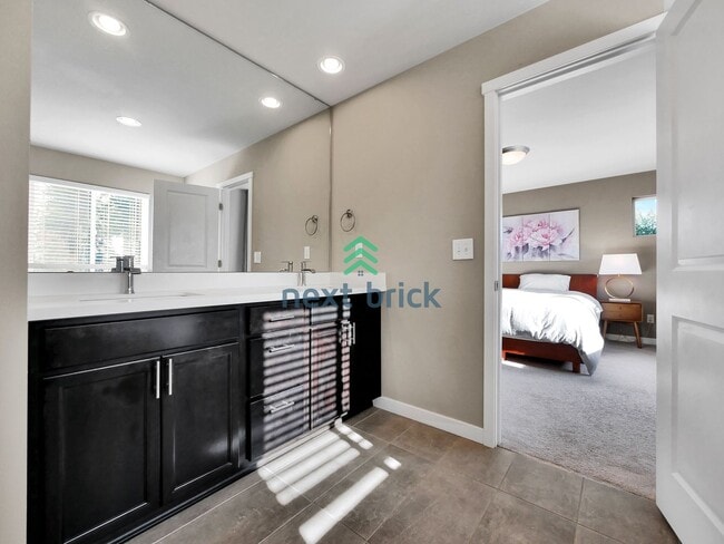 Building Photo - Gorgeous 3 Bed & 2.5 Bath Single Family House For Rent!