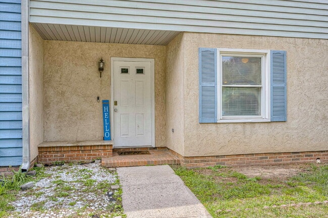 Building Photo - Fully Furnished Home