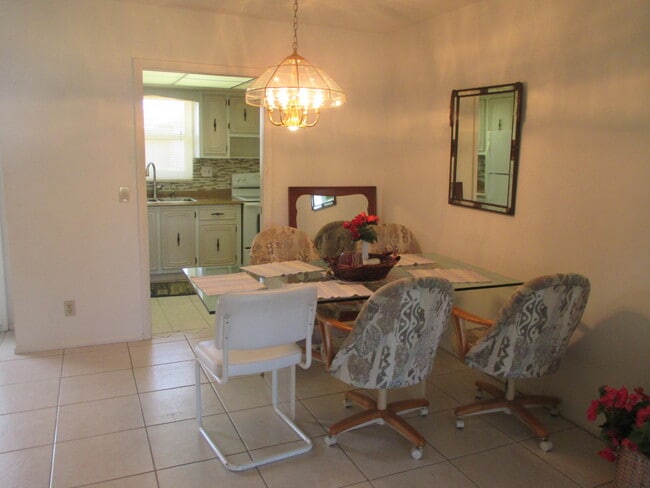 Building Photo - 2715 Emory C Dr