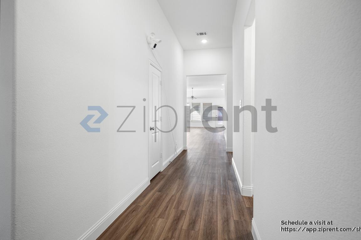 Building Photo - 2900 Long Slope Rd