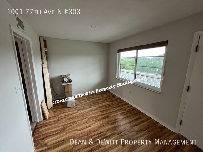 Building Photo - 1001 77th Ave N