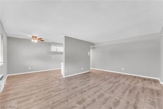 Building Photo - 2537 Noble Rd