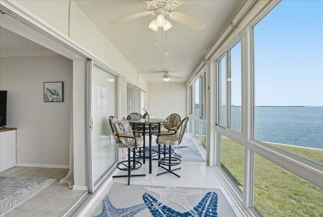 Building Photo - 3330 Gulf of Mexico Dr