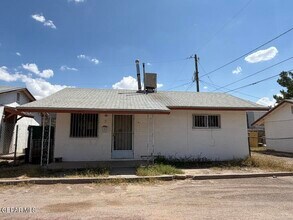 Building Photo - 7167 N Loop Dr